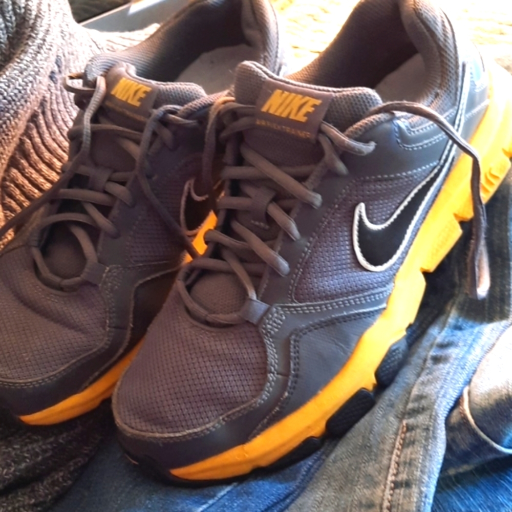 -Nike Air Flex Trainer shoes Look great! comfortable, men's 8.5 grey yell…